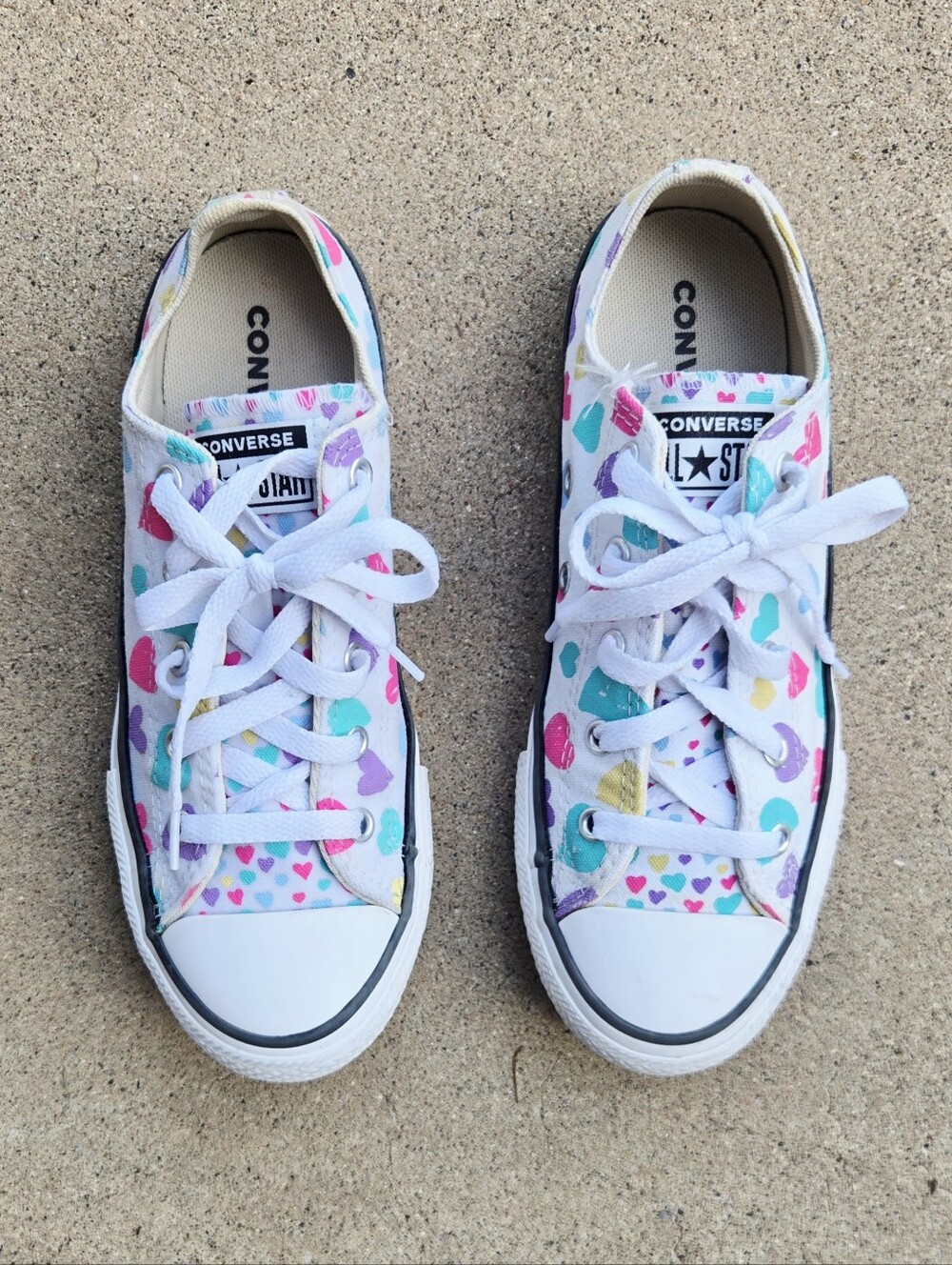 Converse All Star Chuck Taylor Low Top Sneakers Multicolor Hearts Kids sz 4